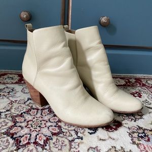 Fortress of Inca Ani boots in Bone, size 39